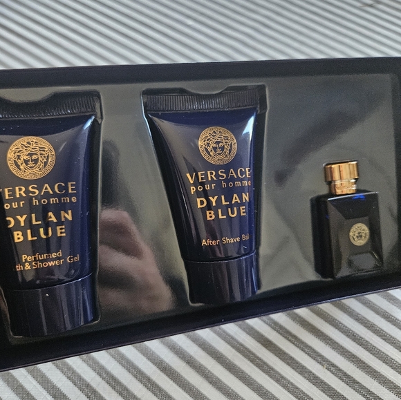 Versace - Picture 4 of 6